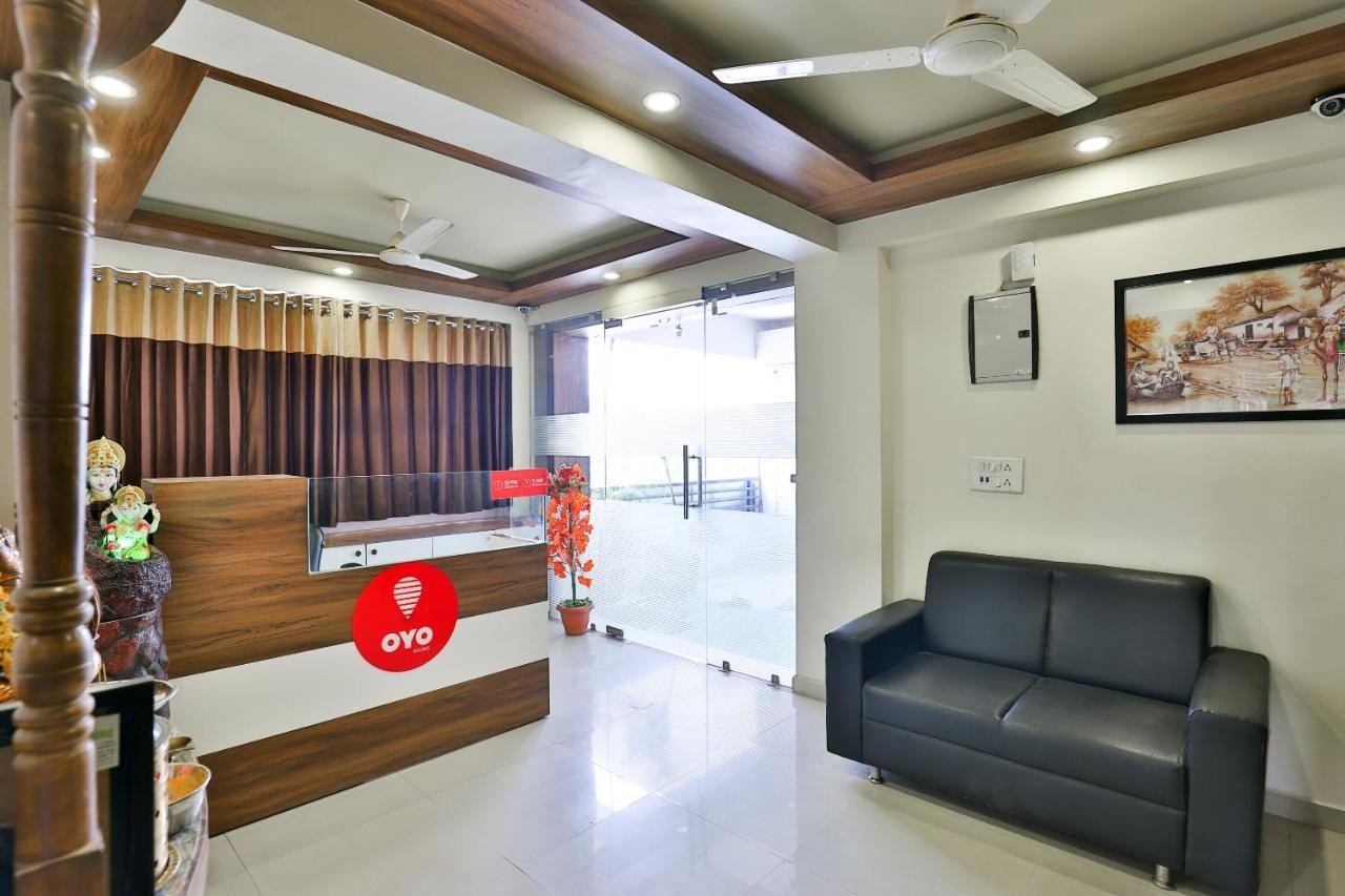 Oyo 15417 Red Rose Hotel Watuwa Esterno foto