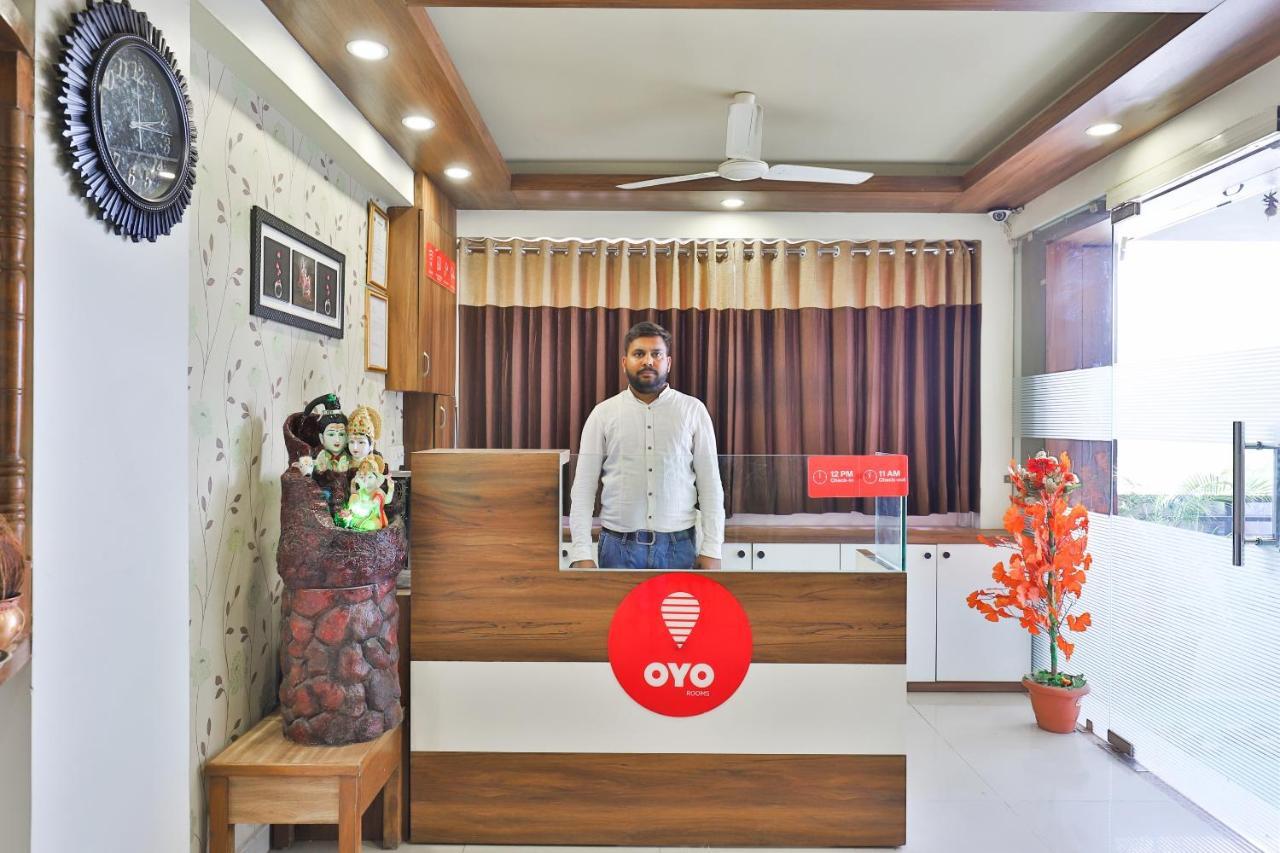 Oyo 15417 Red Rose Hotel Watuwa Esterno foto