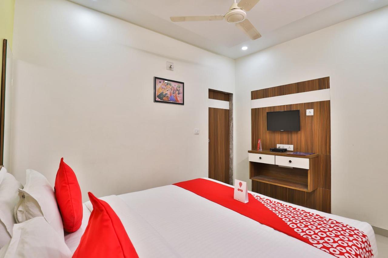 Oyo 15417 Red Rose Hotel Watuwa Esterno foto