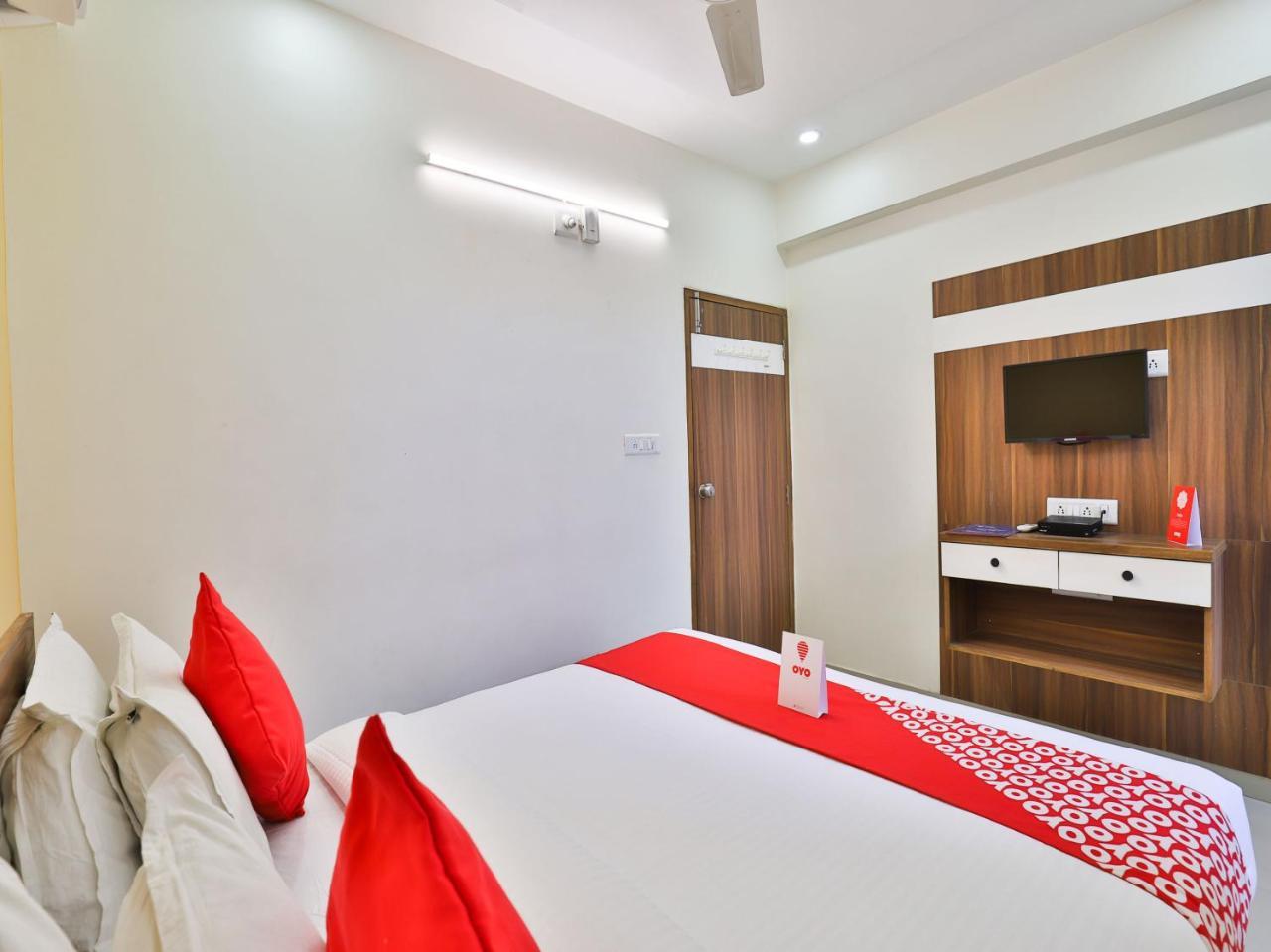 Oyo 15417 Red Rose Hotel Watuwa Esterno foto