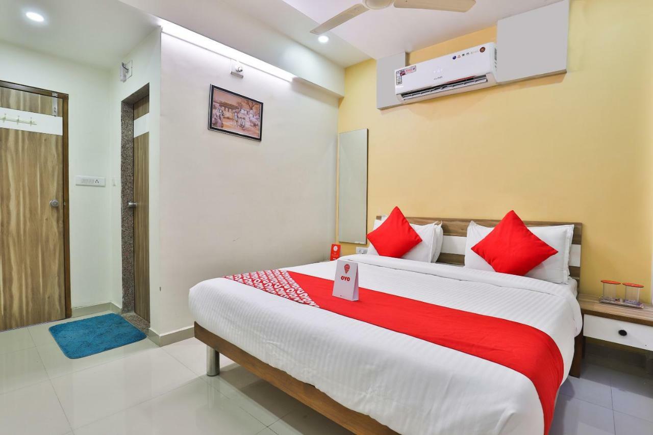 Oyo 15417 Red Rose Hotel Watuwa Esterno foto
