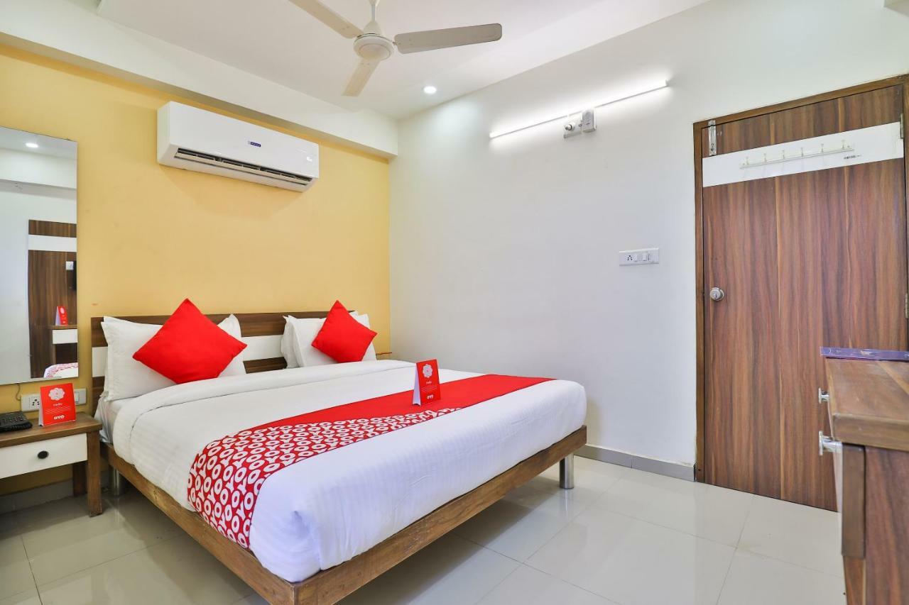 Oyo 15417 Red Rose Hotel Watuwa Esterno foto